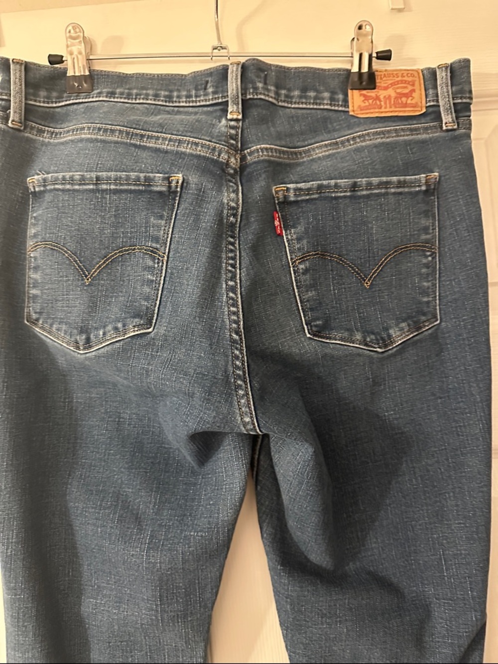 Levi’s 311 Shaping Skinny Jean (31) - Picture 2 of 5